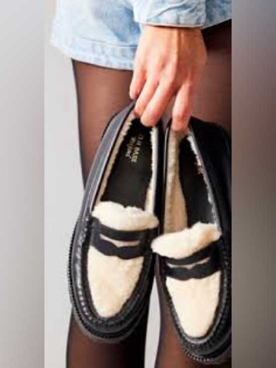G.H. Bass & Co. Shoes - G.H. Bass Weejuns Whitney Black Leather Faux-Shearling Penny Loafers Sz-7